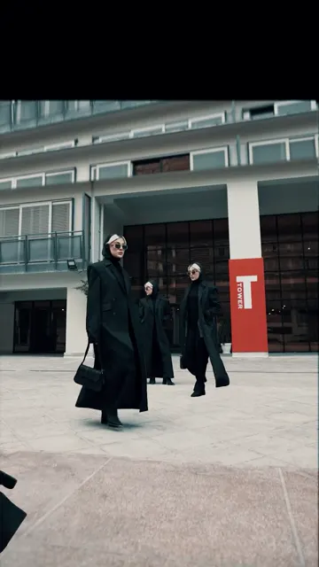 Long-coat runway